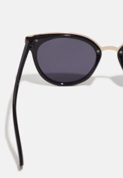 Anna Field Occhiali Da SoleBlack Donna Occhiali Da Sole AN651K01P-Q11 8 Anna Field Occhiali Da SoleBlack Donna Occhiali Da Sole AN651K01P-Q11 -Abbigliamento Femminile 061b6a7861504bcbaa14603733f6a2be