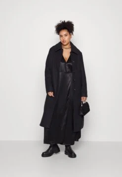 Cappotto ClassicoBlack Donna Cappotti AX821U00Q-Q11 -Abbigliamento Femminile 1081c92ba29e4d6bbb88a0f024e58c34