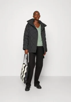 Cappotto CortoBlack Donna Cappotti ANH21U00A-Q11 9 Cappotto CortoBlack Donna Cappotti ANH21U00A-Q11 -Abbigliamento Femminile 25987120f0dc4b99b81d824fb9ec1757