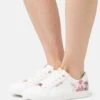 Anna Field Sneakers BasseWhite Donna Sneakers AN611A1CZ-A11 -Abbigliamento Femminile 31f7d84f6de9402eb8423a3b4a4f10e3