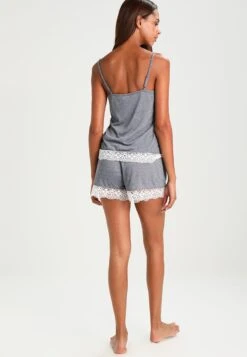 Anna Field Sarah Short Pj Set PigiamaOff-White/Dark Blue Donna Intimo Notte E Loungewear AN681BA0K-A11 11 Anna Field Sarah Short Pj Set PigiamaOff-White/Dark Blue Donna Intimo Notte E Loungewear AN681BA0K-A11 -Abbigliamento Femminile 33d0e936af774883bb2b5a180610a668