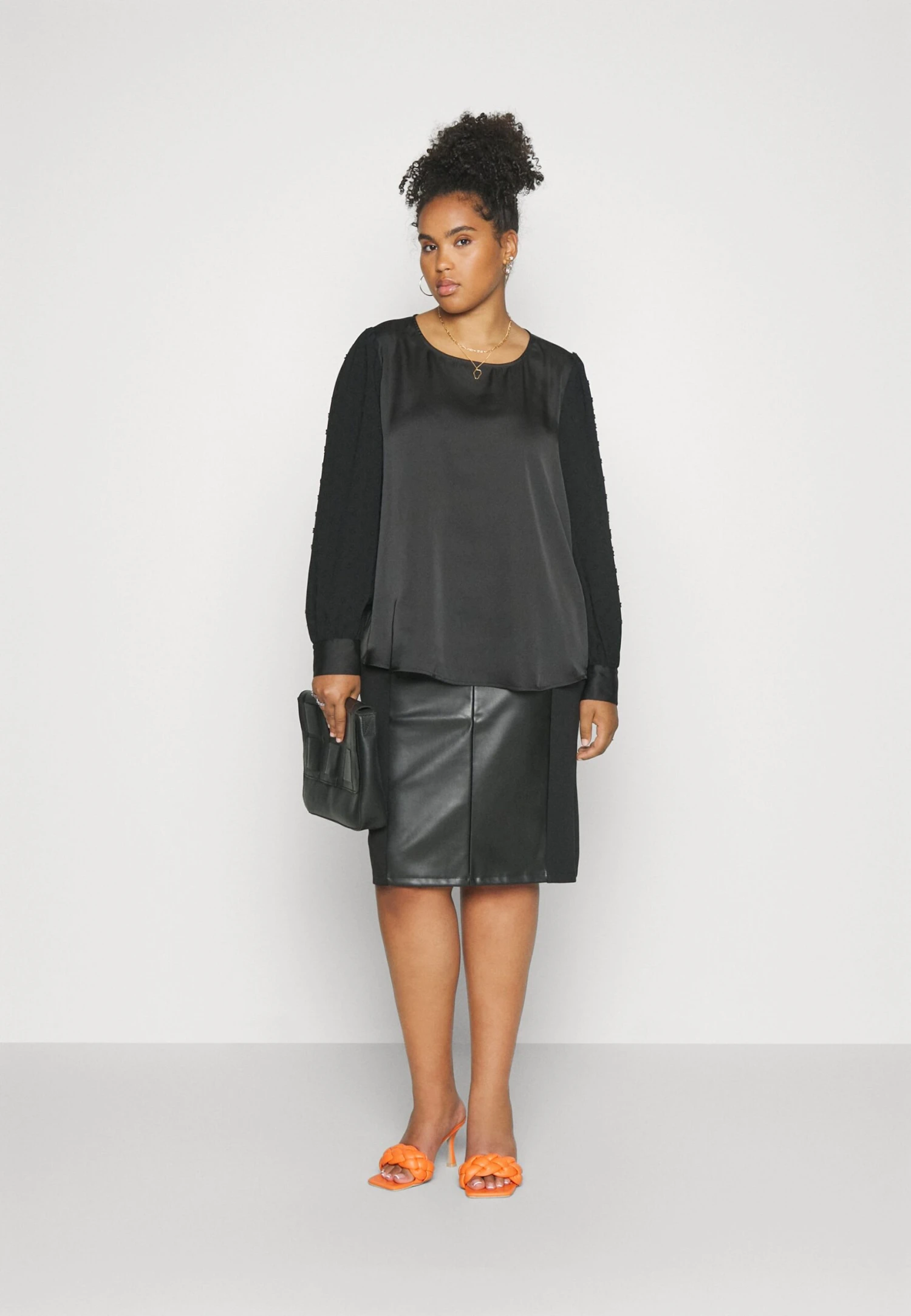 CamicettaBlack Donna Camicie E Bluse AX821E018-Q11 4 CamicettaBlack Donna Camicie E Bluse AX821E018-Q11 - immagine 2