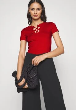 Anna Field T-Shirt Con StampaDark Red Donna T-shirt E Top AN621D17C-G11 13 Anna Field T-Shirt Con StampaDark Red Donna T-shirt E Top AN621D17C-G11 -Abbigliamento Femminile 3795392a52754925a5a7a3d9a0fce6e7