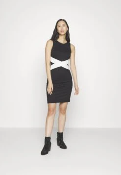 Anna Field TubinoBlack/White Donna Vestiti AN621C1ZU-Q11 13 Anna Field TubinoBlack/White Donna Vestiti AN621C1ZU-Q11 -Abbigliamento Femminile 3996edf73c93410fae5e918f0ab0605d