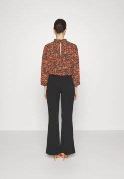 PantaloniBlack Donna Pantaloni ANI21A010-Q11 -Abbigliamento Femminile 3caa8139165c406fa2164e30804ed965