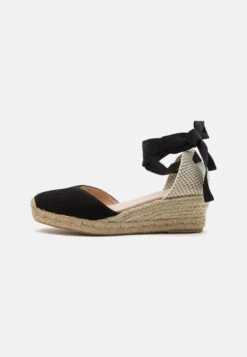 Abbigliamento Femminile -Abbigliamento Femminile 4c8ba2f58b7a4b789a5490a1e99d0da8