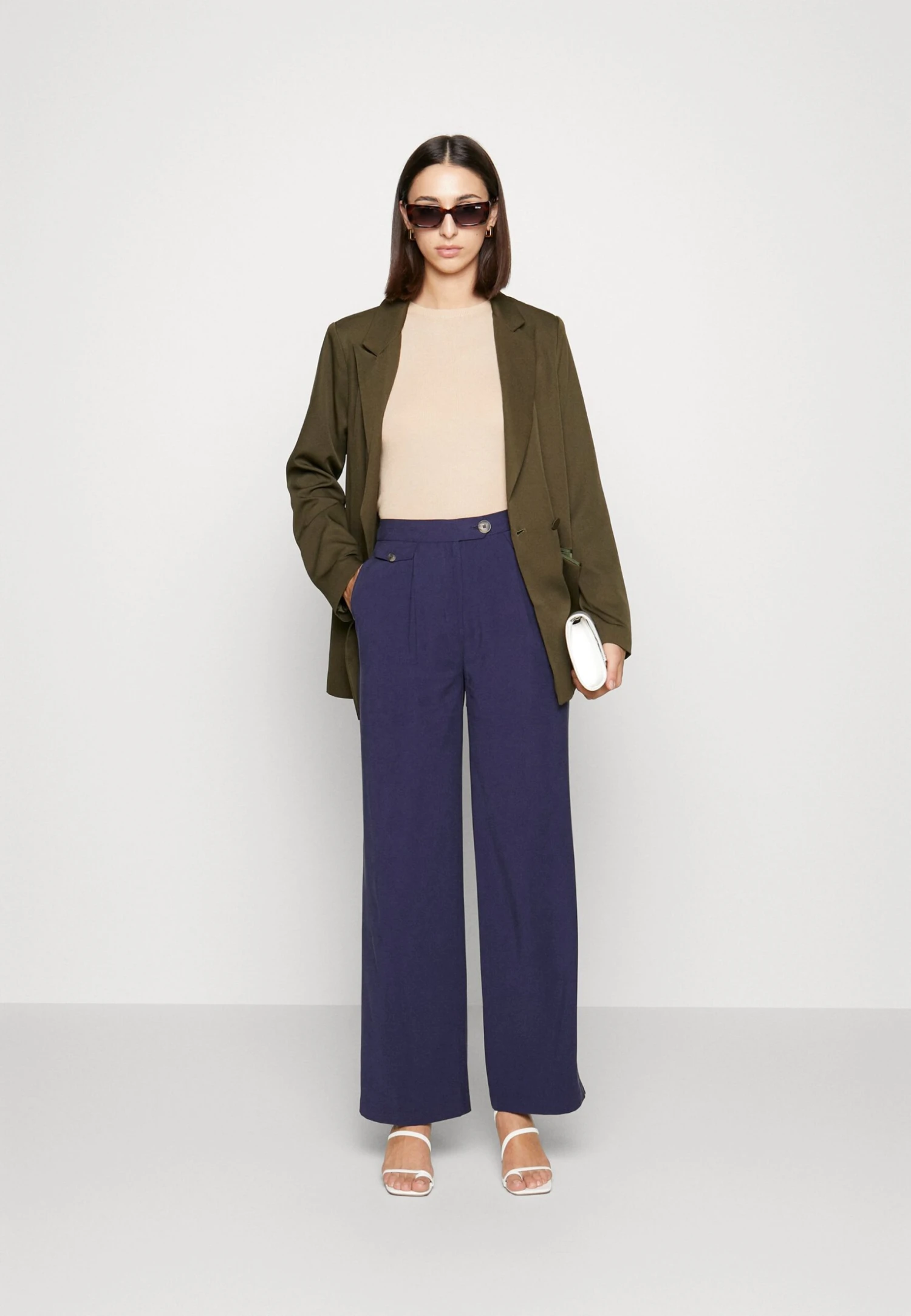 PantaloniDark Blue Donna Pantaloni ANH21A00Y-K11 4 PantaloniDark Blue Donna Pantaloni ANH21A00Y-K11 - immagine 2