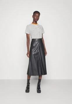 Anna Field T-Shirt Con StampaBlack/Off-White/Orange Donna T-shirt E Top AN621D19F-Q11 13 Anna Field T-Shirt Con StampaBlack/Off-White/Orange Donna T-shirt E Top AN621D19F-Q11 -Abbigliamento Femminile 58656b43810a41ac8ec2ba119566554c