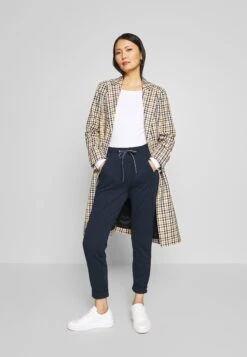 Anna Field Maglietta A Manica LungaWhite Donna T-shirt E Top AN621D0PW-A11 -Abbigliamento Femminile 58ce8af068a44bde96b72f7d5b7abd4c