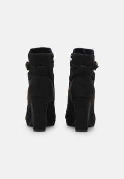 TronchettiBlack Donna Stivali ANJ11N01N-Q11 -Abbigliamento Femminile 77ee029ccb124463973b1378e3644a56