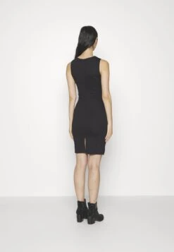 Anna Field TubinoBlack/White Donna Vestiti AN621C1ZU-Q11 12 Anna Field TubinoBlack/White Donna Vestiti AN621C1ZU-Q11 -Abbigliamento Femminile 7c821e695f0b499a98158e5c17041db6