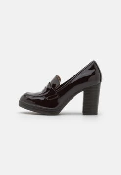 Abbigliamento Femminile -Abbigliamento Femminile 87ce54c2c2b243899ba67649f1261acc