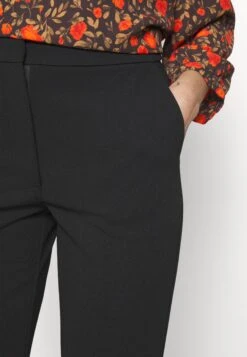 PantaloniBlack Donna Pantaloni ANI21A010-Q11 -Abbigliamento Femminile 8c7e82321d464c278e8e6855e9979da0