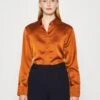 CamiciaBrown Donna Camicie E Bluse ANH21E00A-O11 2 CamiciaBrown Donna Camicie E Bluse ANH21E00A-O11 -Abbigliamento Femminile 8da7dd5bcce34c589d1591a9c816afe8