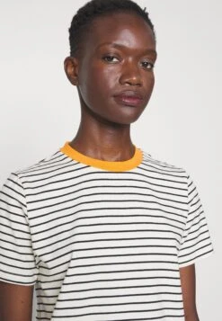 Anna Field T-Shirt Con StampaBlack/Off-White/Orange Donna T-shirt E Top AN621D19F-Q11 15 Anna Field T-Shirt Con StampaBlack/Off-White/Orange Donna T-shirt E Top AN621D19F-Q11 -Abbigliamento Femminile 92051f67c5634a0a83873bb9cf961a99