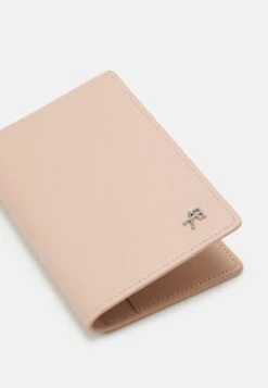 Anna Field Passport Case And Luggage Tag SetCustodia Per PassaportoPink Donna Portafogli E Portachiavi AN651F04H-J11 -Abbigliamento Femminile a60782eeec8d4b56a8a13d4b76533bcd