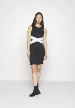 Anna Field TubinoBlack/White Donna Vestiti AN621C1ZU-Q11 11 Anna Field TubinoBlack/White Donna Vestiti AN621C1ZU-Q11 -Abbigliamento Femminile abda8fbfa5d3431d97062481fdaf32c0