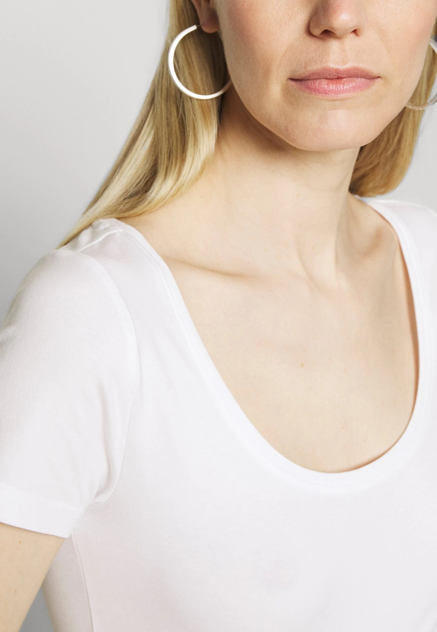 Anna Field 3 PackT-Shirt BasicWhite Donna T-shirt E Top AN621D0PH-A14 8 Anna Field 3 PackT-Shirt BasicWhite Donna T-shirt E Top AN621D0PH-A14 - immagine 6