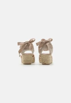 Anna Field Leather FrancesineBeige Donna Scarpe Con Tacco AN611B0HT-B11 -Abbigliamento Femminile b2a5387c826944f19d2b22392114fadb