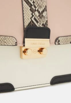 Anna Field Borsa A TracollaPink Donna Borse AN651H12M-J12 11 Anna Field Borsa A TracollaPink Donna Borse AN651H12M-J12 -Abbigliamento Femminile b806c10bc88340059b9f6b0dab4204a9