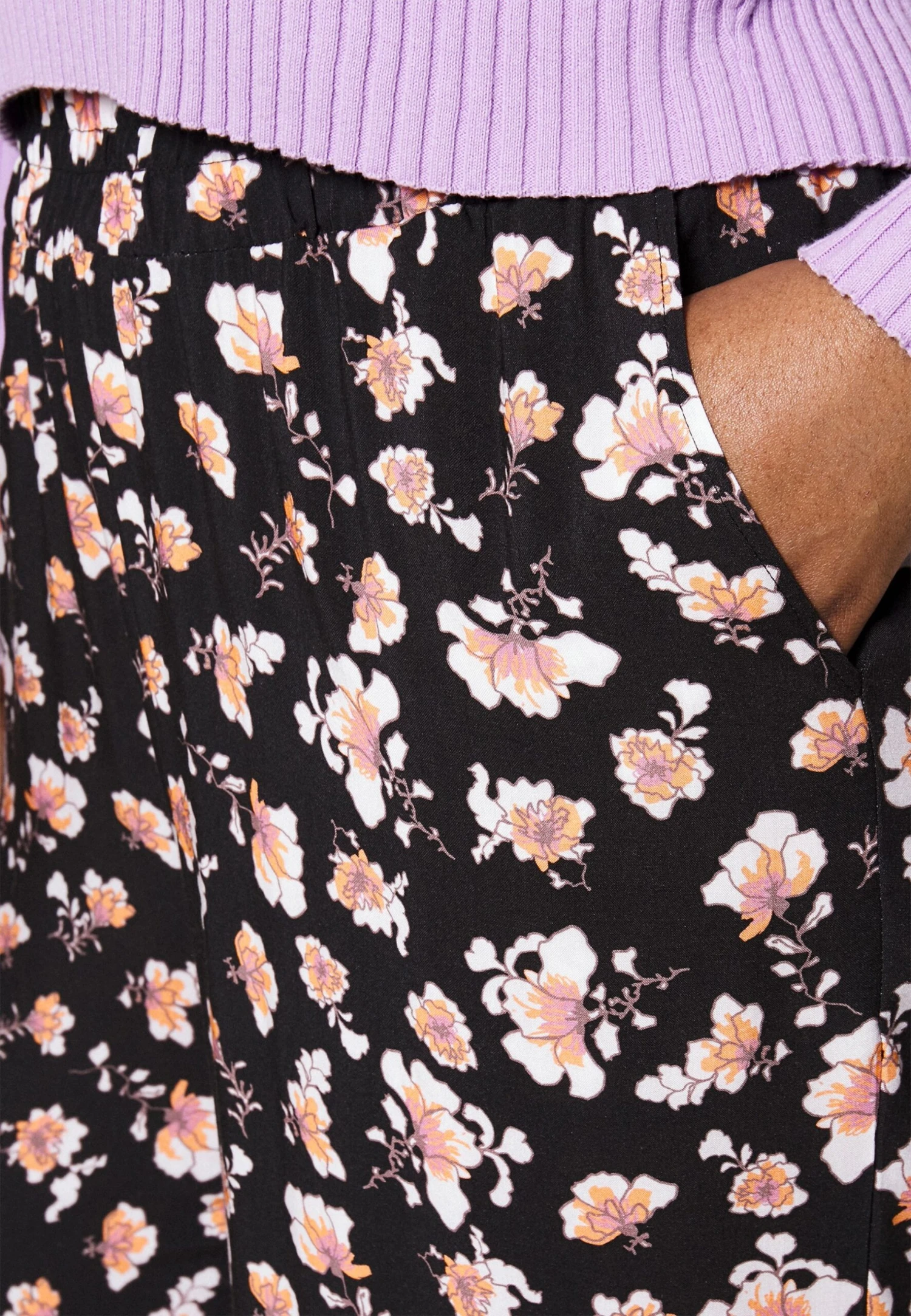 PantaloniBlack/Multi-Coloured Donna Pantaloni AX821A016-Q12 7 PantaloniBlack/Multi-Coloured Donna Pantaloni AX821A016-Q12 - immagine 5