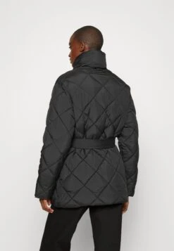 Cappotto CortoBlack Donna Cappotti ANH21U00A-Q11 10 Cappotto CortoBlack Donna Cappotti ANH21U00A-Q11 -Abbigliamento Femminile c0477c321a9d46fba1000a0db751381d