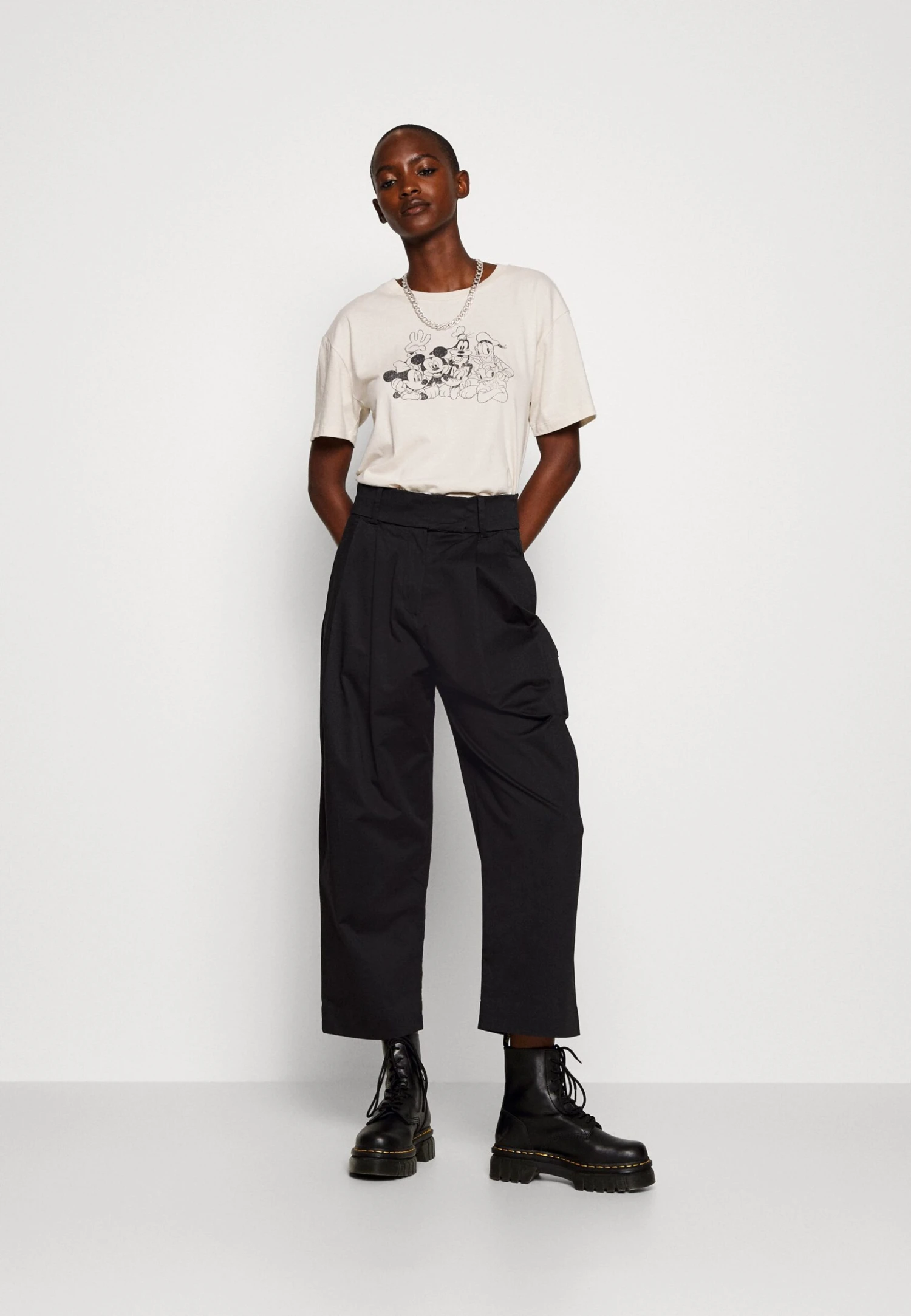 PantaloniBlack Donna Pantaloni ANH21A00X-Q11 4 PantaloniBlack Donna Pantaloni ANH21A00X-Q11 - immagine 2