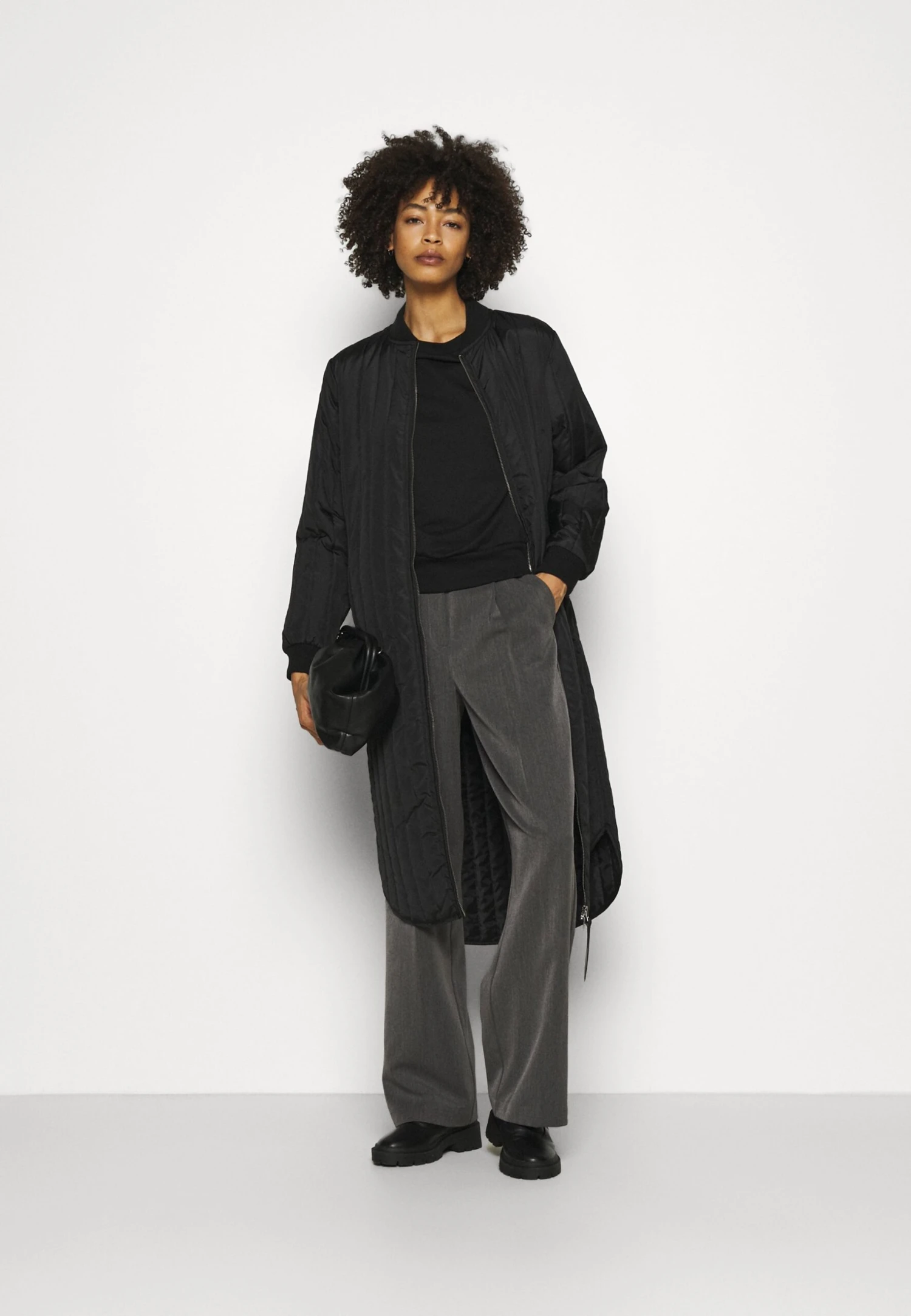 Anna Field Basic CleanCrew Neck Sweatshirt FelpaBlack Donna Felpe AN621J00G-Q11 4 Anna Field Basic CleanCrew Neck Sweatshirt FelpaBlack Donna Felpe AN621J00G-Q11 - immagine 2