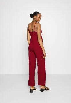 Strappy Drappy Cintered Tuta JumpsuitDark Red Donna Tute Jumpsuit EX429D008-G11 -Abbigliamento Femminile d7cda58085144bcabd572b4af95a1e81