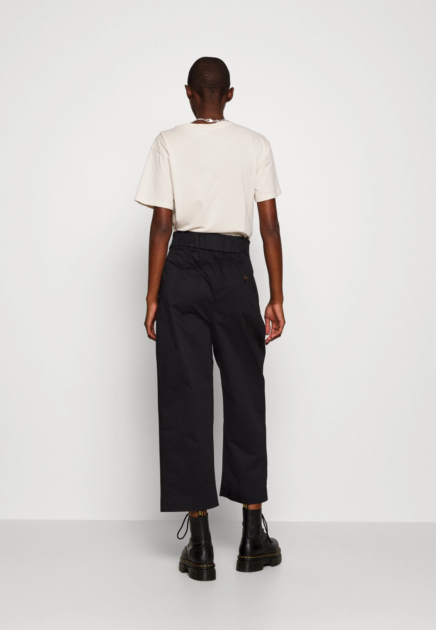 PantaloniBlack Donna Pantaloni ANH21A00X-Q11 5 PantaloniBlack Donna Pantaloni ANH21A00X-Q11 - immagine 3