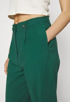 PantaloniGreen Donna Pantaloni ANI21A011-M11 -Abbigliamento Femminile dd1d73a81be04dc2b37d2658b3e4570c