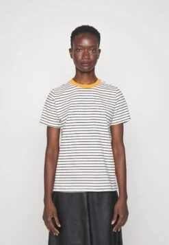 Anna Field T-Shirt Con StampaBlack/Off-White/Orange Donna T-shirt E Top AN621D19F-Q11 11 Anna Field T-Shirt Con StampaBlack/Off-White/Orange Donna T-shirt E Top AN621D19F-Q11 -Abbigliamento Femminile f910c0d38037485f803afb7b4329682a